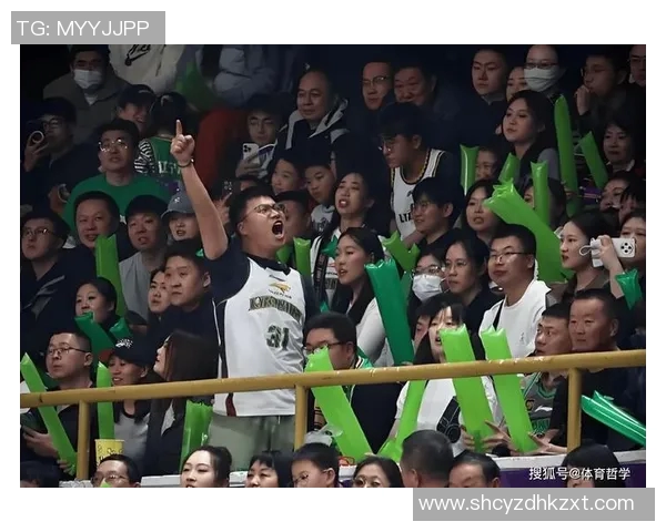 CBA新疆队与广州队激战成焦点比分悬念引发球迷热议 CBA新疆队与广州队激战成焦点比分悬念引发球迷热议